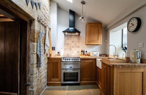 Stanton Cottage | A beautiful quintessential Cotswold Cottage - Honeysuckle Cottage, Stanton