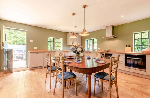 South Leigh Cottage | A beautiful three bedroom dog friendly holiday home near Oxford - Brook Cottage