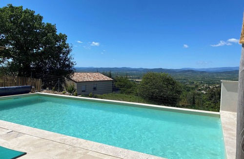 Barjac House | A beautiful villa with a spacious heated pool that will enchant your vacations.