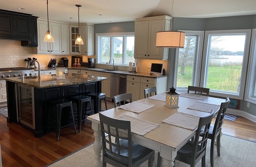 Woolford House | A Beautiful Waterfront Retreat for Family Gatherings!