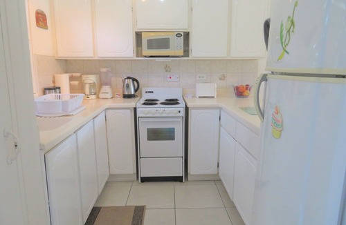Rockley Apartment | A Beautifully Cool & Clean 1 Bedroom Apartment, sleeps 4
