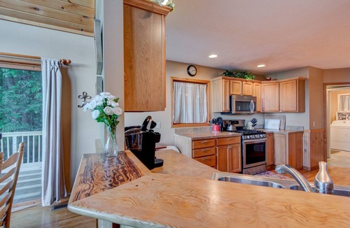Seven Devils House | A Big View Great Seven Devils home beautiful decor great views hot tub