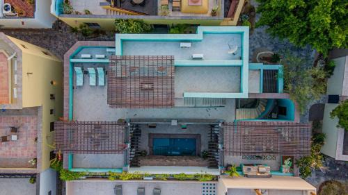 Nopolo House | A breathtaking custom home with a private pool 5 1/2 ft deep and Ocean View