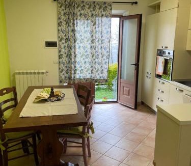 Vara Superiore Apartment | A Casa di Andre Appartamento Verde