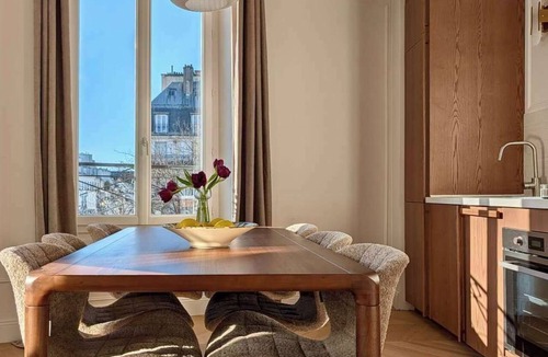 Strasbourg -Saint-Denis Apartment | A Charming 2-BR/2BA - Montorgueil
