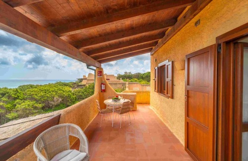 La Pelosa Apartment | A charming accommodation surrounded by greenery