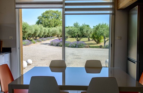 Aix-en-Provence House | A charming country house with a private pool, in a very quiet location near the town center.
