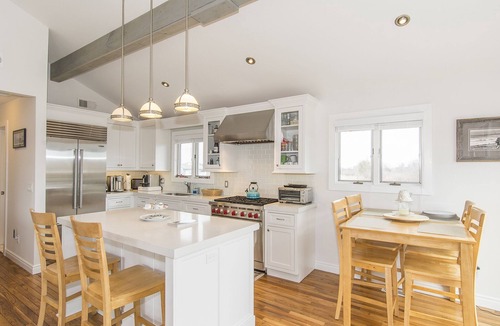 Montauk House | A chic, modern and extremely clean Montauk beach house with a new pool and patio