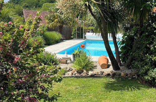 Charente Cottage | A comfortable and quiet gîte with private pool, wellness massages 🌺