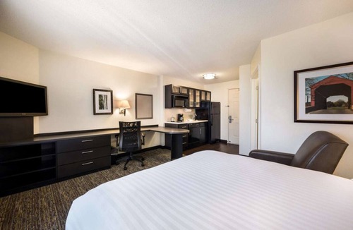 Troy Hotel | A Convenient Suite for Your Detroit and Troy Adventures! Kitchen Available!