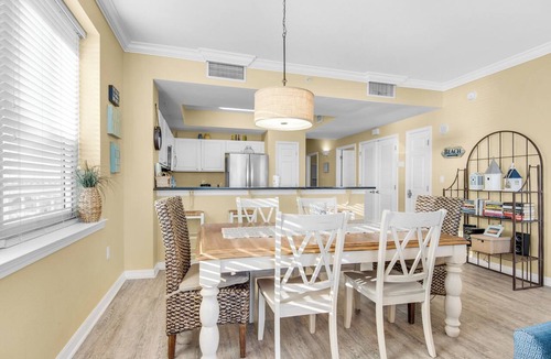 Navarre Beach Condo | A Cool Breeze - Summerwind 505E Beach Service Included!