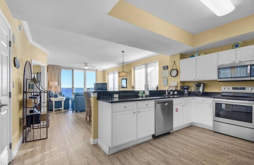 Navarre Beach Condo | A Cool Breeze - Summerwind 505E Beach Service Included!
