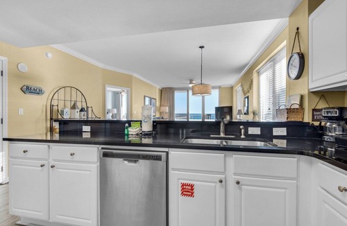Navarre Beach Condo | A Cool Breeze - Summerwind 505E Beach Service Included!