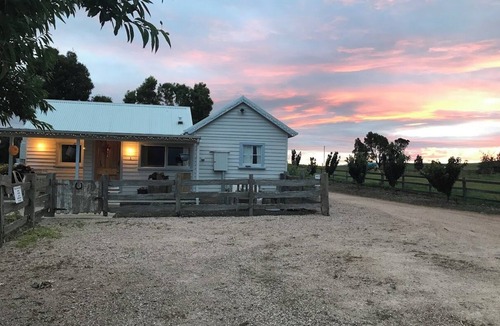 Sassafras Cottage | A Cottage of comfort on historic farm -Long John Cottage