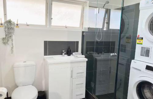 Cronulla Apartment | A Cozy 1BR in Cronulla Walk to Beach & Shops