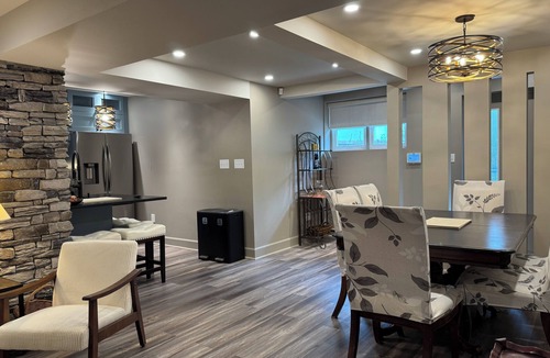 Southwest Raleigh Apartment | A Cozy, 2BR 2.5BA, Concert, Game Day & Business Traveler Hidden Gem—Comfort & Convenience with a Touch of Luxury in Five Points—the Heart of Raleigh