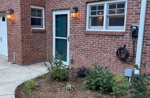 Southwest Raleigh Apartment | A Cozy, 2BR 2.5BA, Concert, Game Day & Business Traveler Hidden Gem—Comfort & Convenience with a Touch of Luxury in Five Points—the Heart of Raleigh