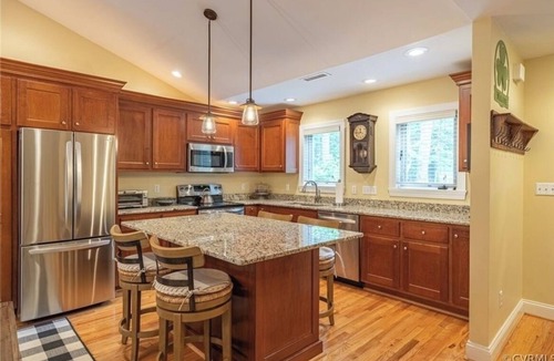 Pedlars Edge Cabin | A cozy cabin in the heart of Wintergreen!