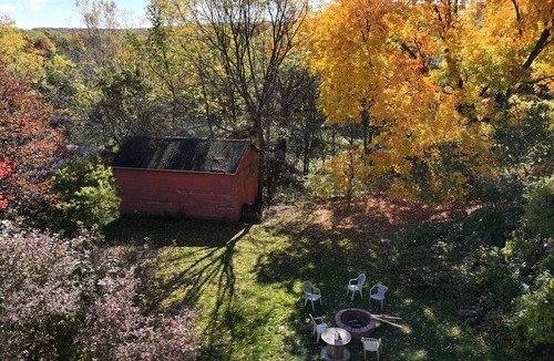 Baraboo House | A Cozy Cottage Hideaway in the Beautiful Baraboo Bluffs