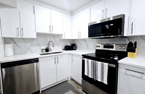 Northeast Edmonton House | A Cozy Home away from Home located in the beautiful neighborhood of McConachie.