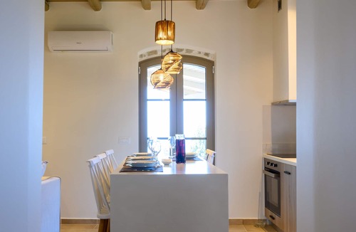 Mirsini House | A cozy house with a beautiful view of mountain & sea.