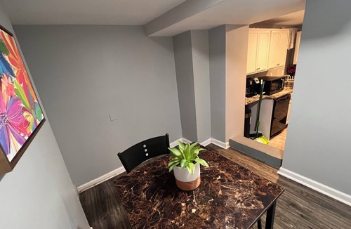 Overlea Apartment | A cozy/modern private suite. Mins away from I695/95 and the heart of Baltimore.