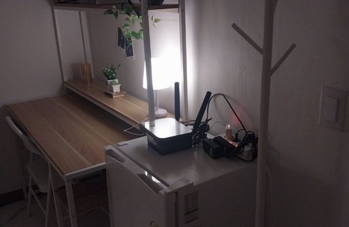 Bupyeong-dong House | A cozy place with a double bed with 65 inches TV. Free Netflix and Youtube