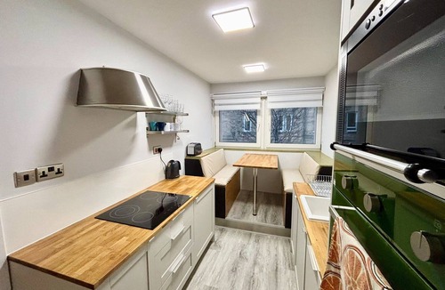 Gifford Apartment | A delightful two-bedroom apartment with private parking space. Sleeps 6.