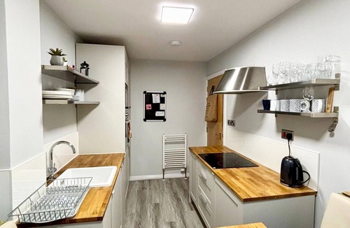 Gifford Apartment | A delightful two-bedroom apartment with private parking space. Sleeps 6.