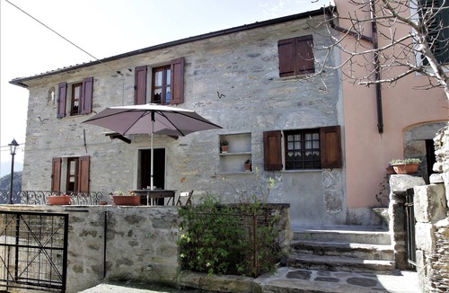 Borzonasca House | A dip into the past?Relaxation in nature? Ancient atmospheres-it's the place to be!