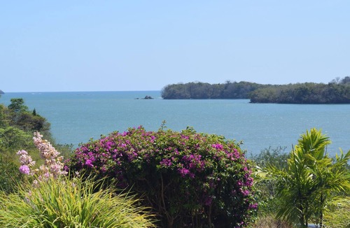 Boca Chica House | A entire beach house in front of the Pacific for nature-loving families!