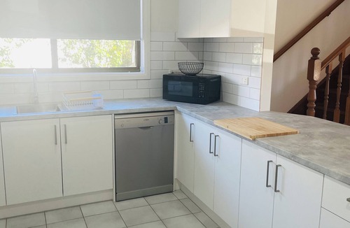 St Leonards House | A family friendly beach getaway, 5 mins from the beach and brand new boat ramp!