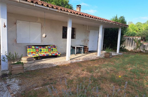 Genac-Bignac Cottage | A family home nestled in the heart of a lush garden between Angoulême and Cognac