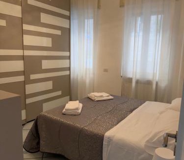 Quartieri Spagnoli Apartment | A' fenest e Maradona