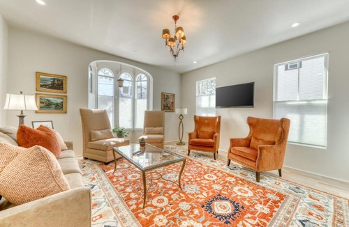 East Bayside Apartment | A Foodie s Delight