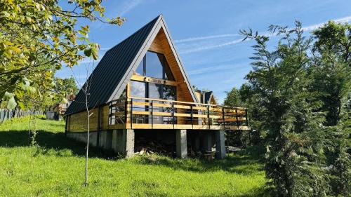 Selaru House | A-Frame Cabin with Private Hot Tub & Views - Chiang Rai