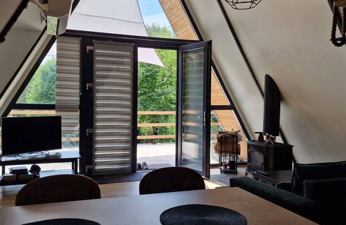 Baia Mare Cabin | A frame cabin with AC and firepit in Baia Mare