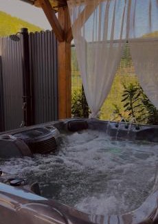 Auseu Ski Chalet | A-Frame Cabins & Private Jacuzzi