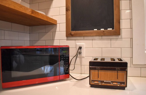 Johnson Creek Cottage | A-Frame Escape: Riverfront, Fire Pit, Kayaks!