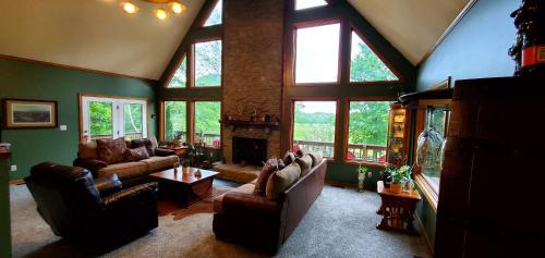 Irvine House | A-Frame Getaway with Hot tub, Sauna, Fire Pit & Pond - Station Camp Getaway