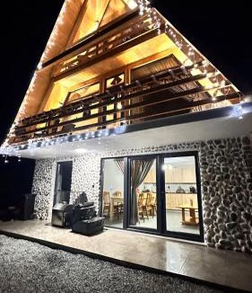 Bistra Cabin | A Frame Panoramic Dundy