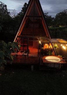 Katira Ski Chalet | A-Frame, Rio Celeste in premises and close to park
