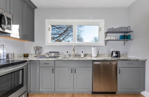 Appleton House | A Fresh, Modern Home * Great Locale Near Downtown Appleton