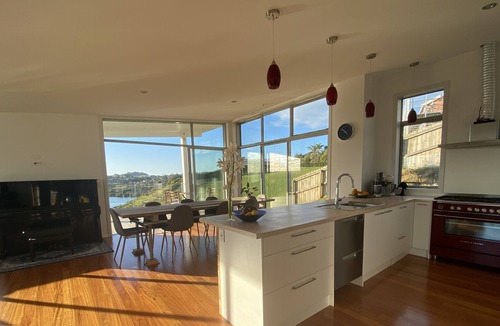 Kerikeri House | A fully equipped house with spectacular views, close to town and Bay of Islands.