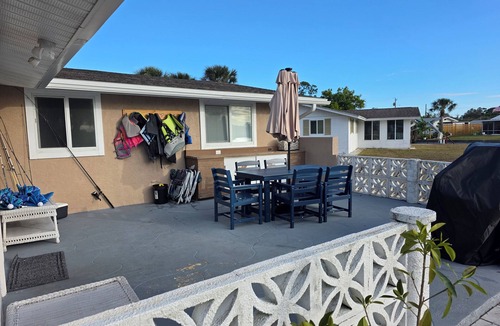 Englewood South House | A gem with a view! 3-bedroom house on the bay