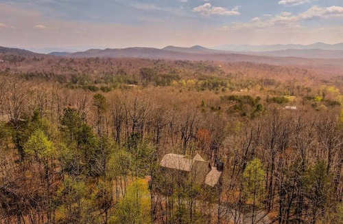 Morganton Cabin | A Golden Retreat | Morganton, GA