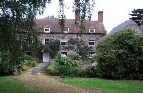 Acrefair House | A Grade II* Spacious Country House Nestled In The Foothills Of North Wales