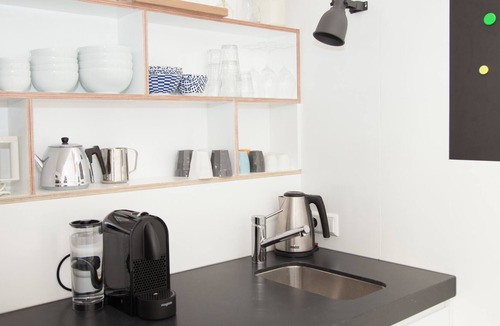 Haarlemmerbuurt Bed & Breakfast | A hip & stylish studio, Center A'dam, 10 min walk from C. Station