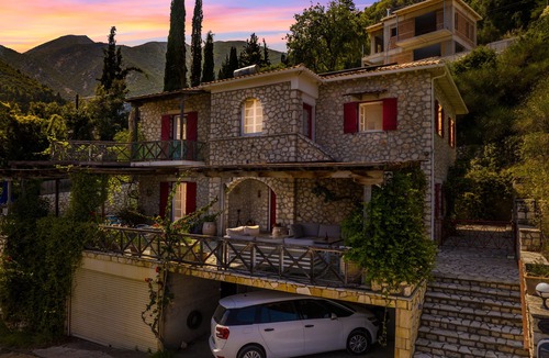 Nidri Villa | A HOME FROM HOME! Large stone Villa with pool & stunning views - FREE meal out!