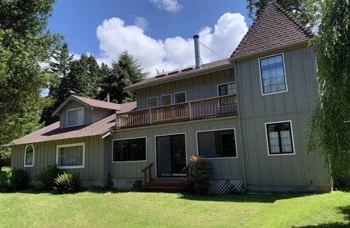 Bandon House | A Home on the Range at Bandon Crossings 6 bedrooms